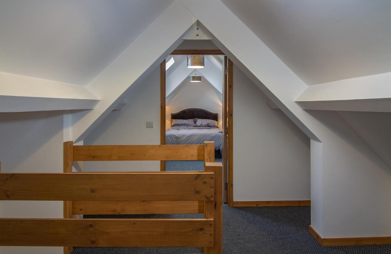 Stunning Church Conversion Close To The Tower Blackpool Exterior photo